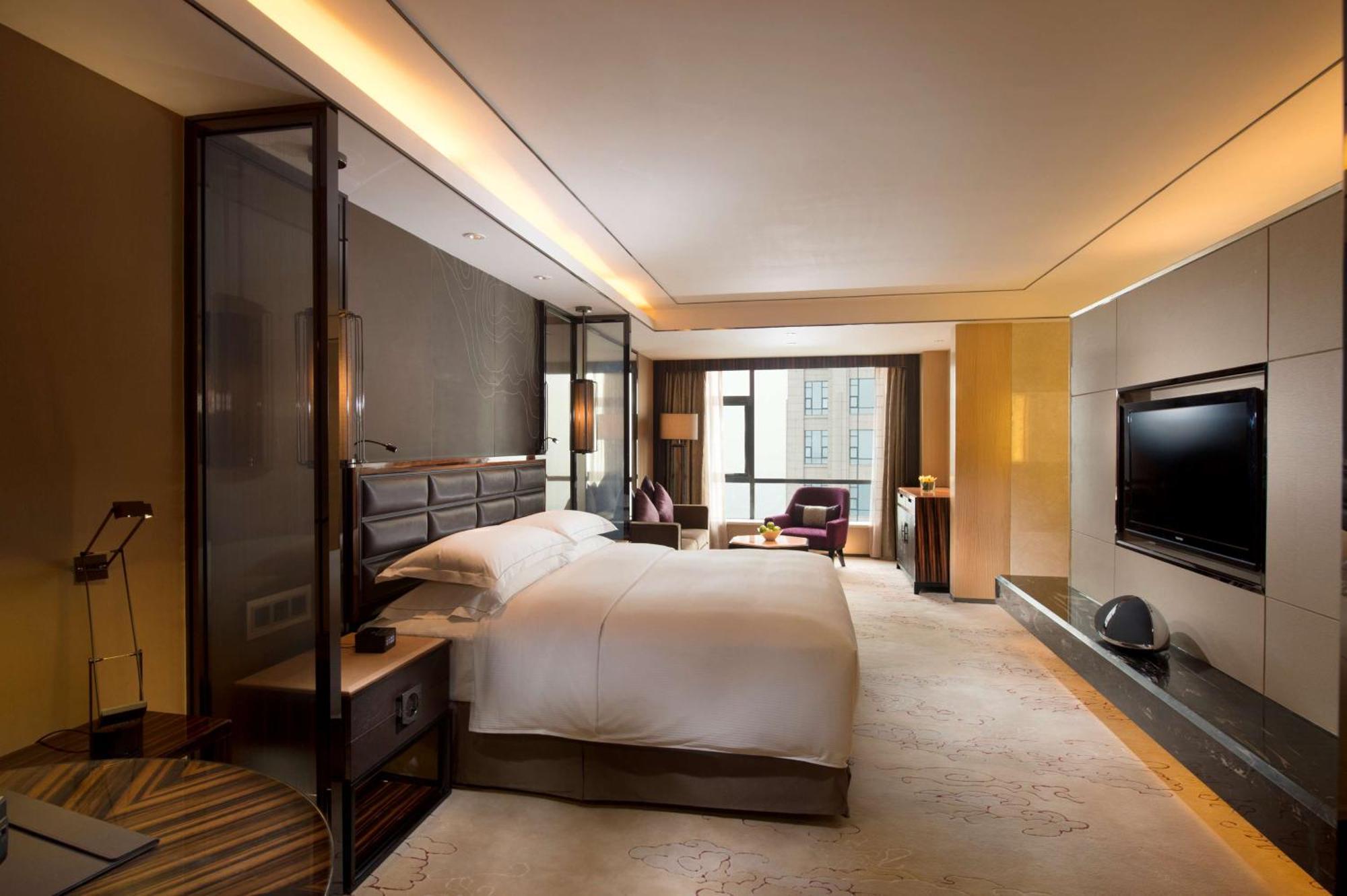 Hilton Zhongshan Downtown Bagian luar foto