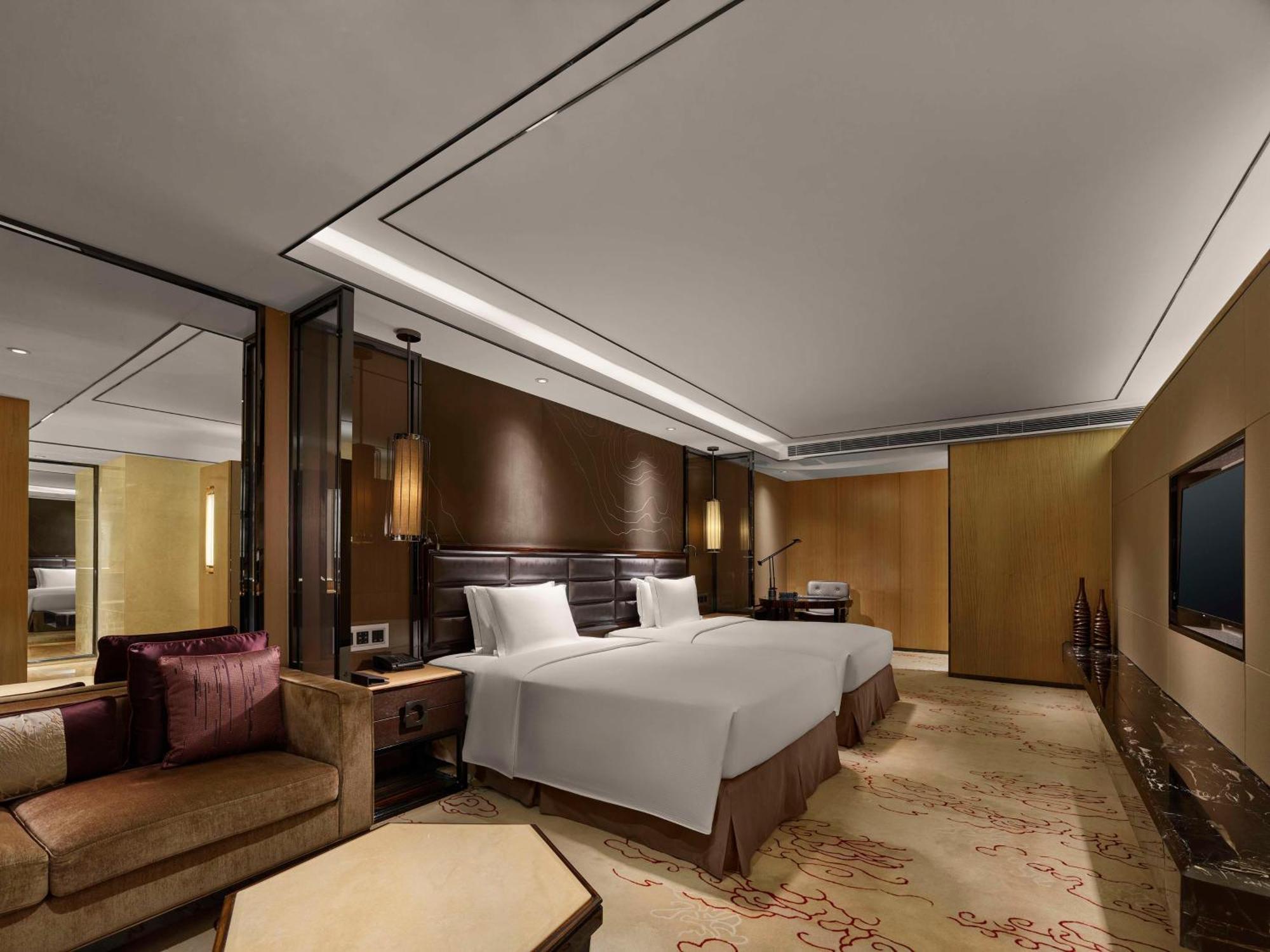 Hilton Zhongshan Downtown Bagian luar foto