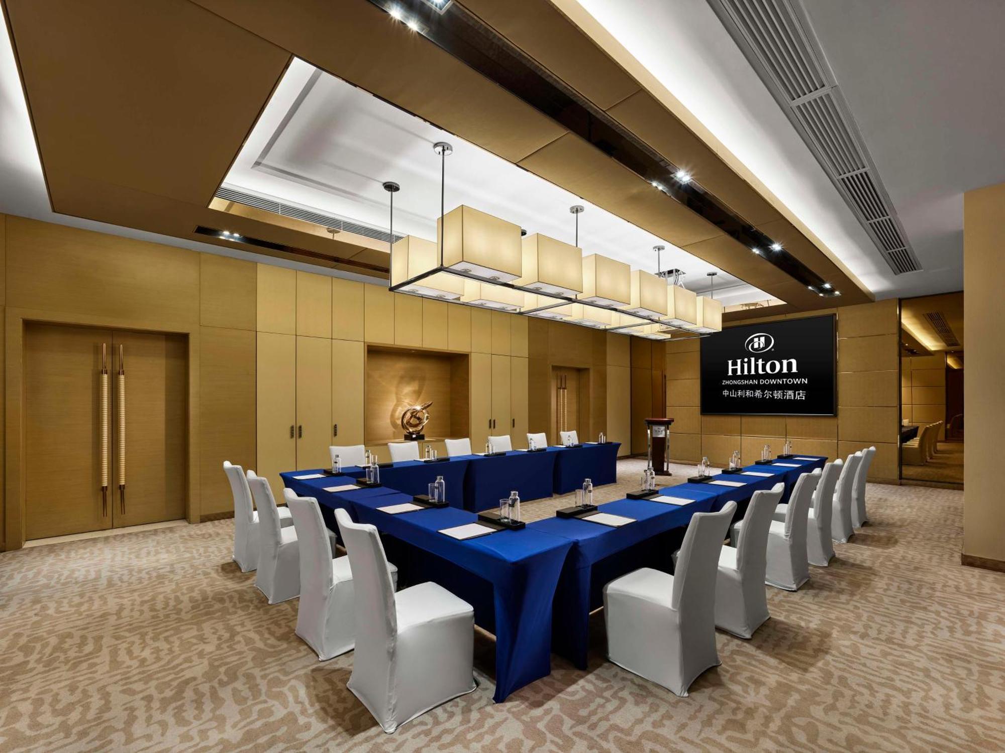 Hilton Zhongshan Downtown Bagian luar foto