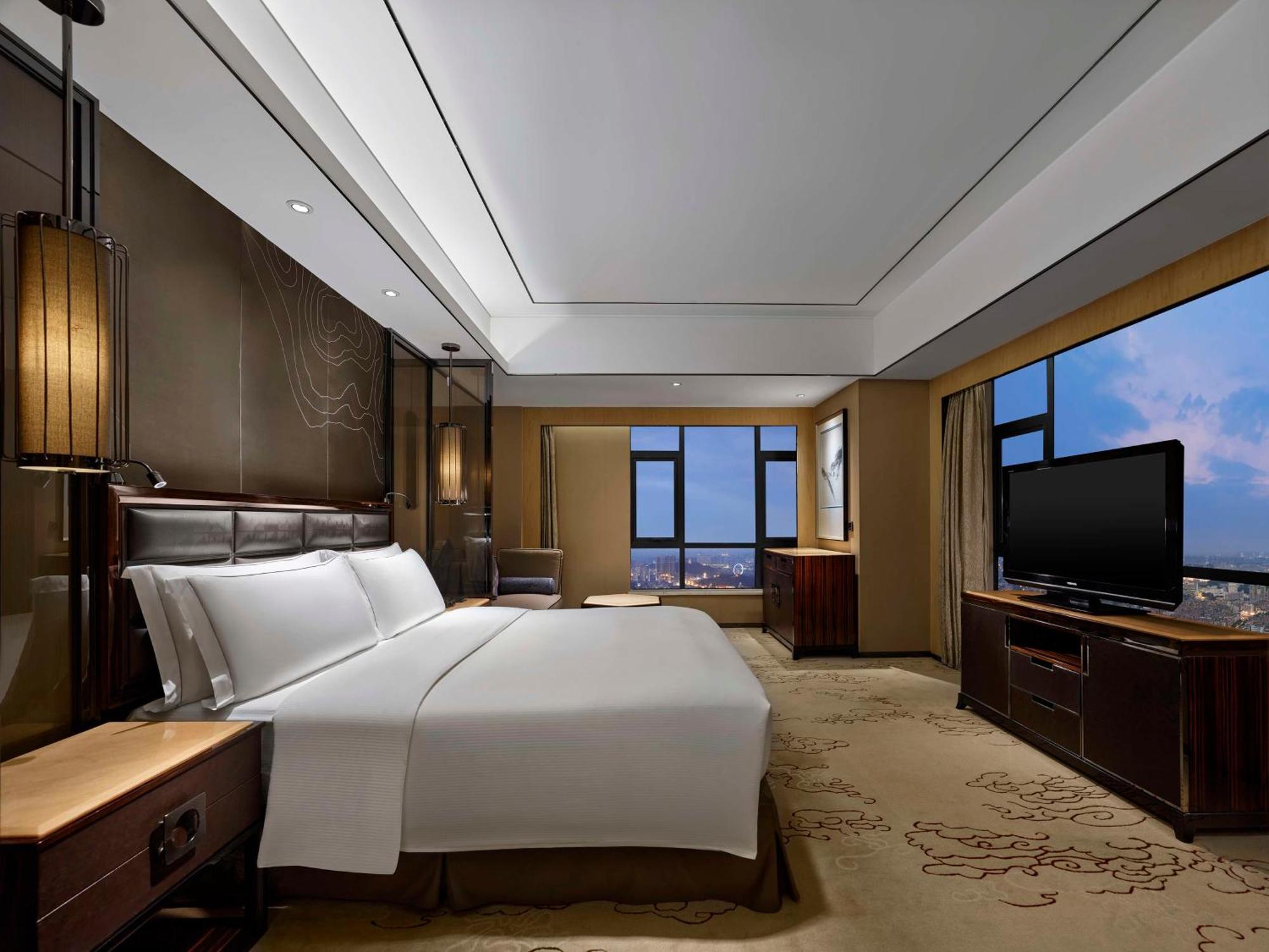 Hilton Zhongshan Downtown Bagian luar foto