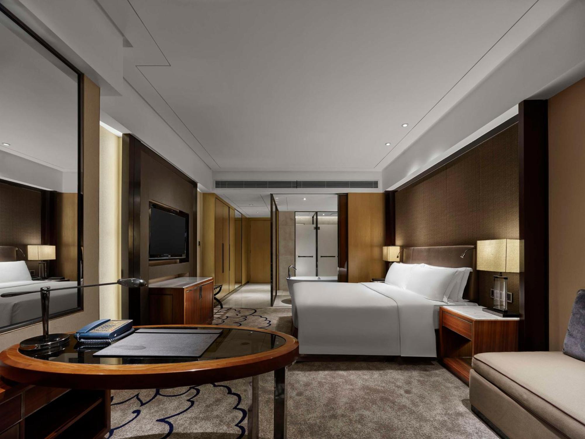 Hilton Zhongshan Downtown Bagian luar foto