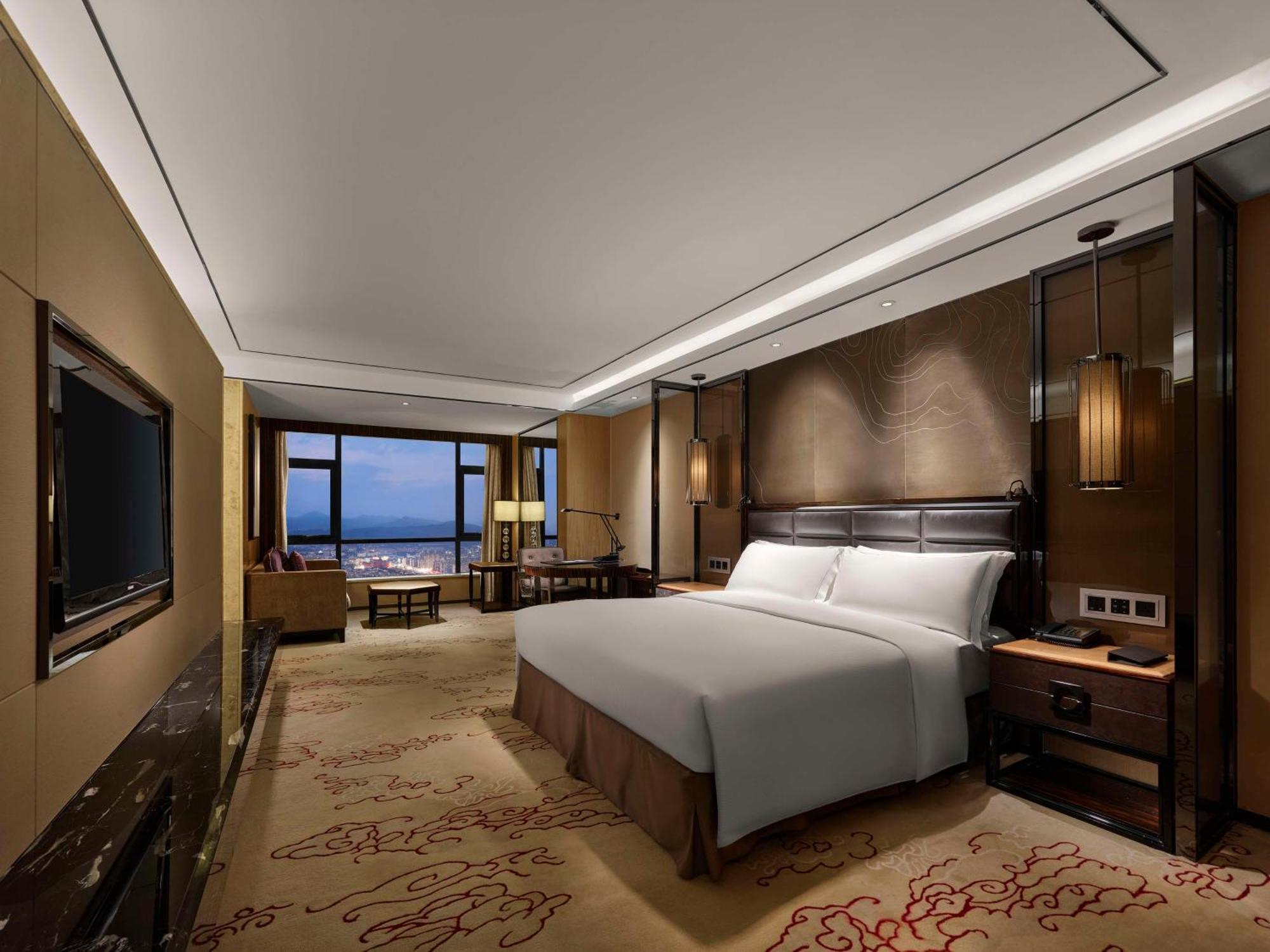 Hilton Zhongshan Downtown Bagian luar foto